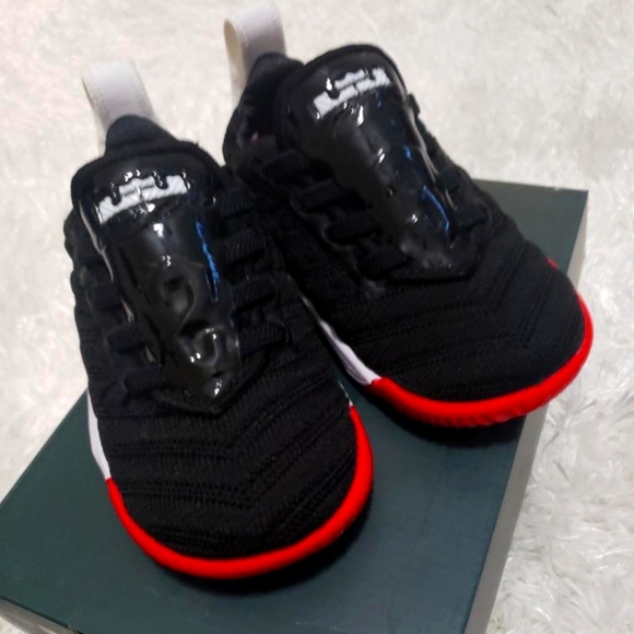 Nike Lebron 16 "Red Carpet" toddler shoes - Picture 2 of 7